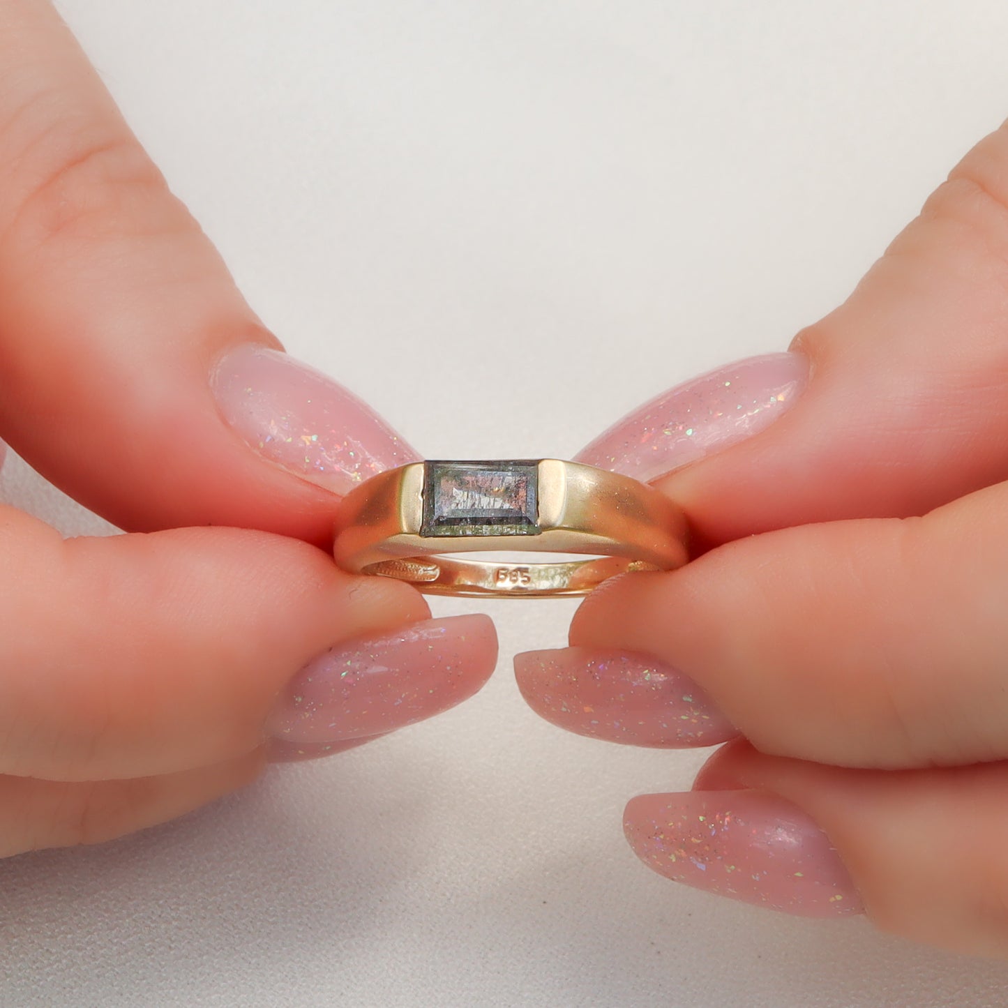 Salt & Pepper Baguette Signet Ring | Yellow Gold