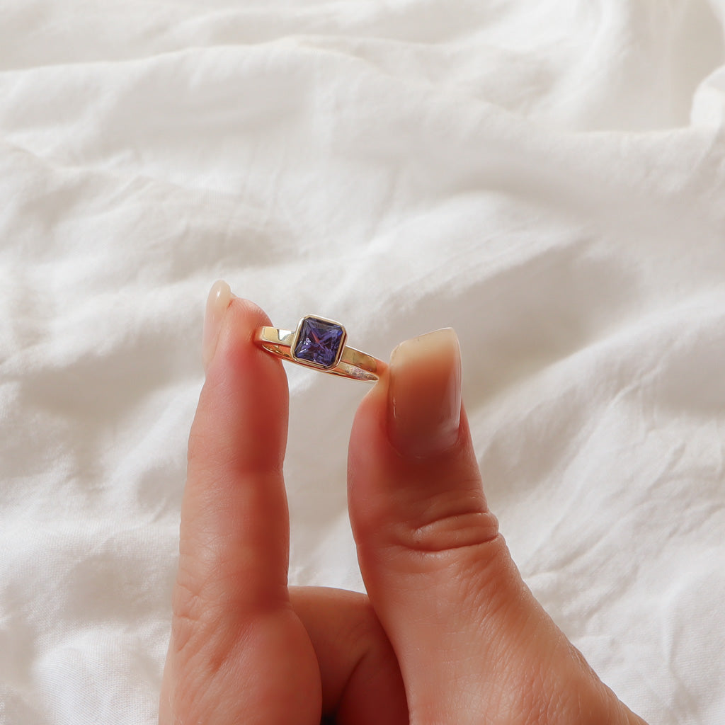 Square Amethyst Ring | Yellow Gold