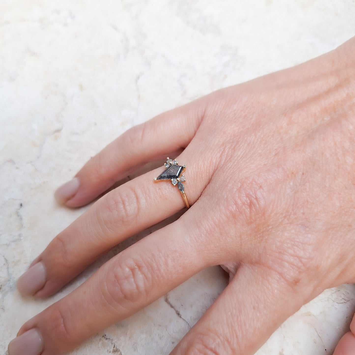 טבעת גלקסי דלתון ומרקיזות | Salt & Pepper