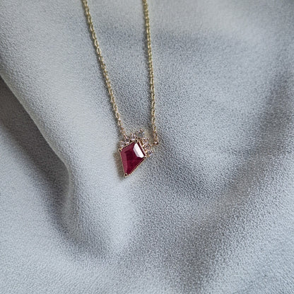 שרשרת דלתון | רובי אדום ויהלומים