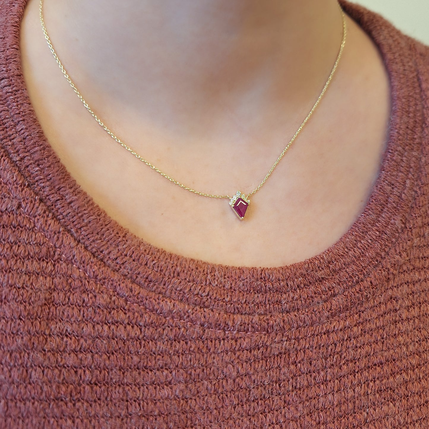 שרשרת דלתון | רובי אדום ויהלומים