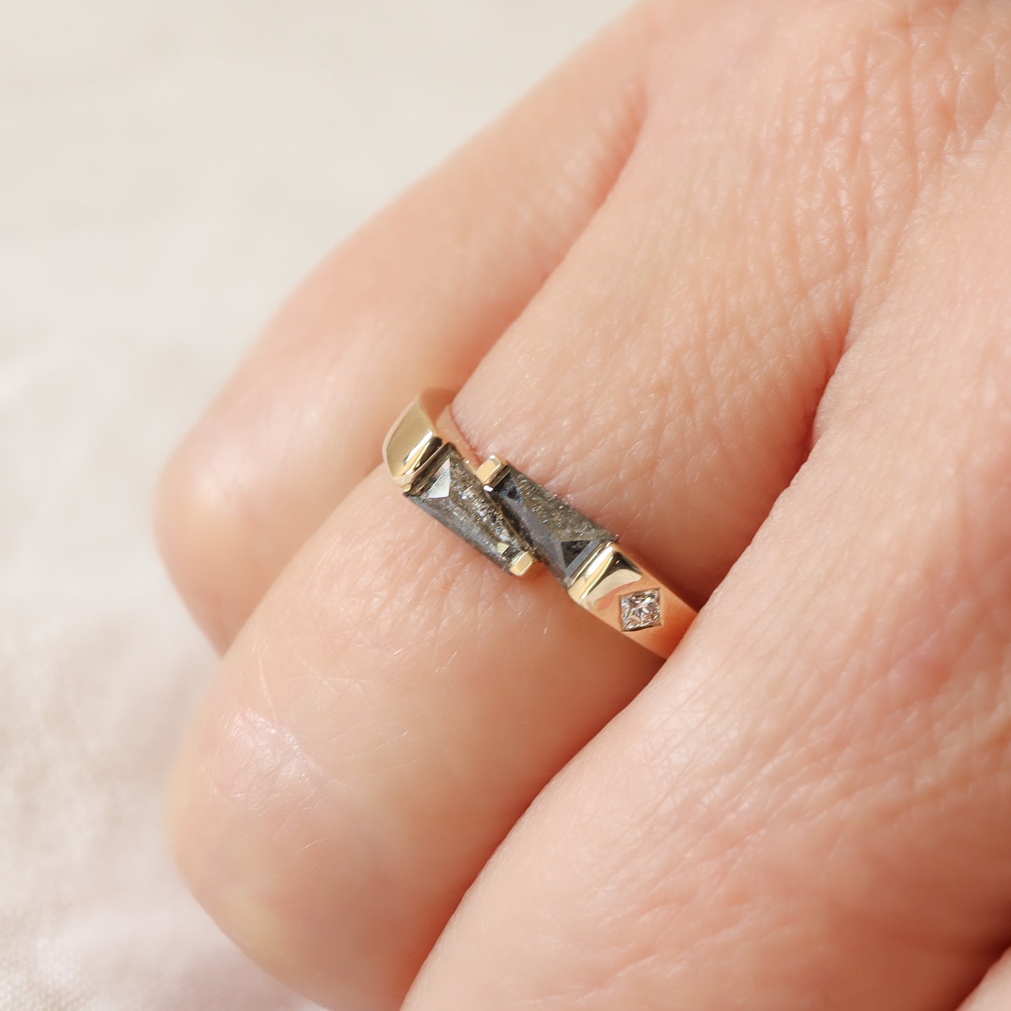 טבעת זוג טרפזים | Salt & Pepper