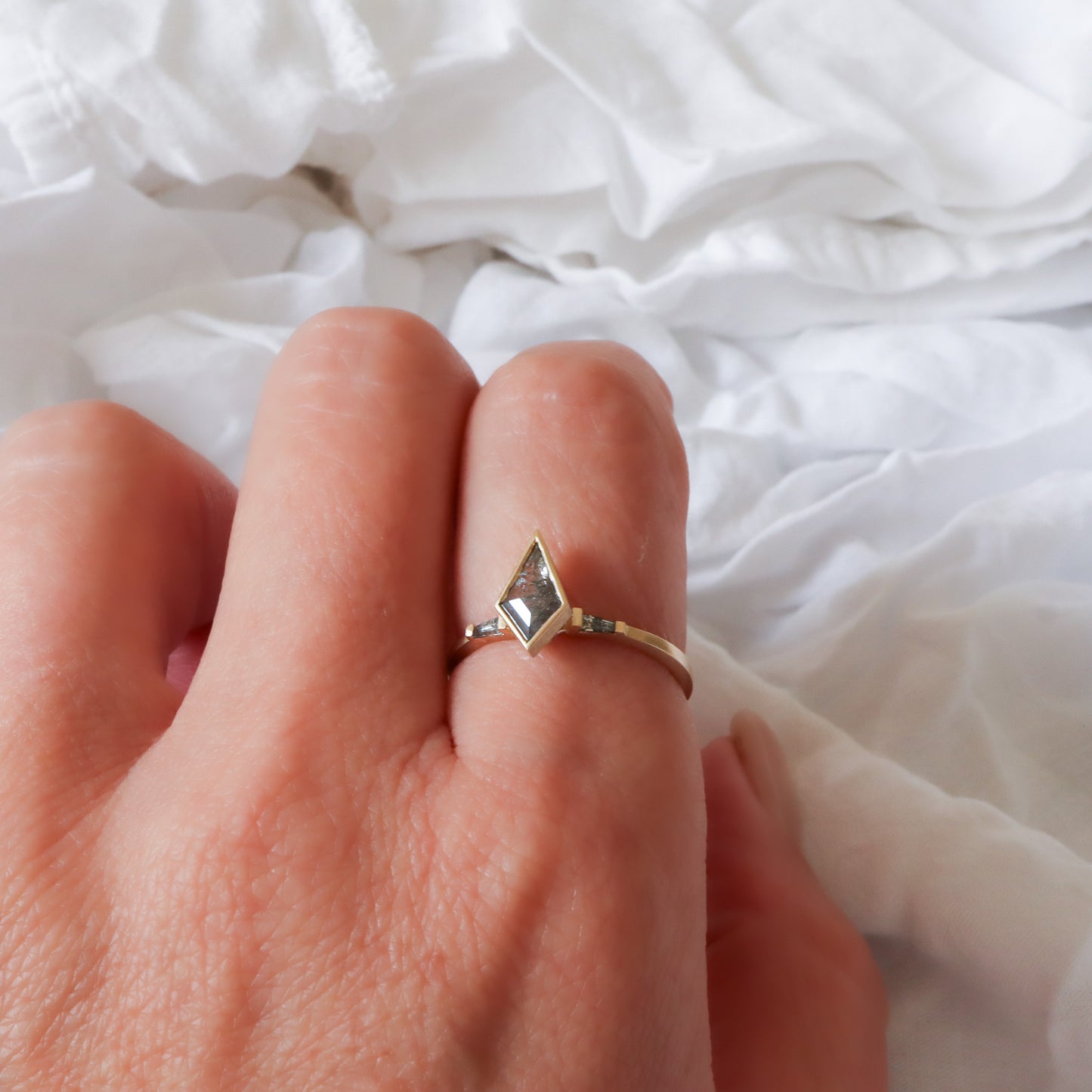 Geometric Salt & Pepper Diamond Trio Ring | Yellow Gold
