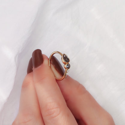 טבעת שלושה יהלומים | Salt & Pepper