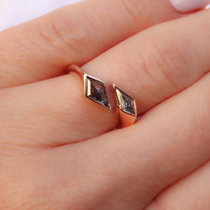 טבעת דלתונים פתוחה | Salt & Pepper