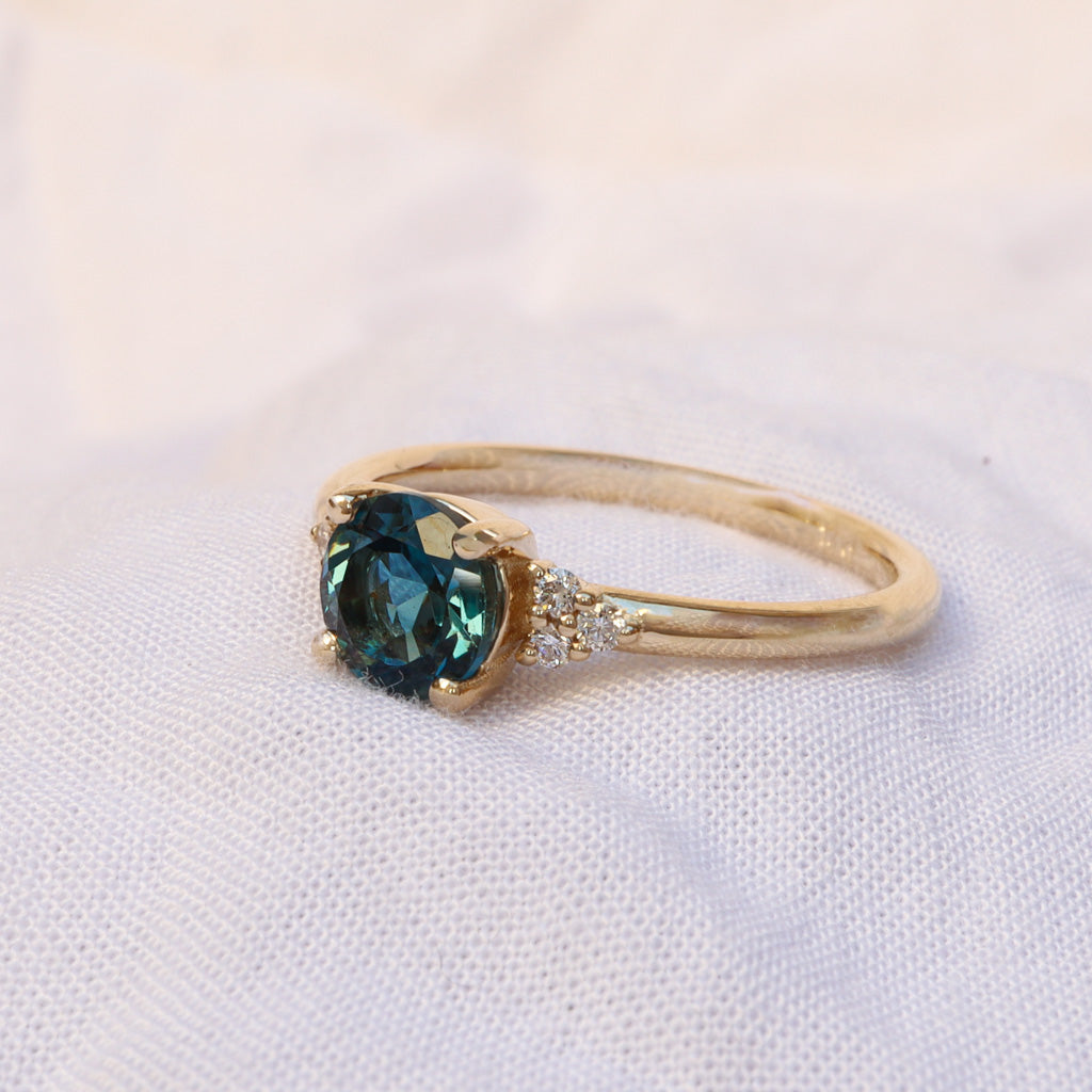 טבעת בלו טופז ויהלומים | זהב צהוב