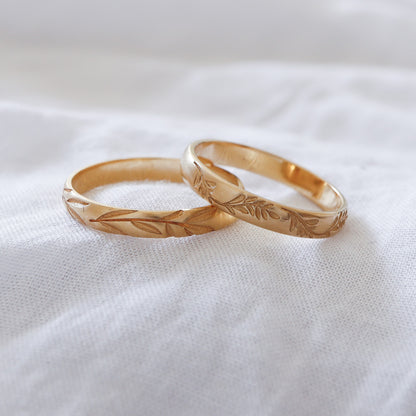 Eternal Leaf Engraved Wedding Band | Yellow Gold