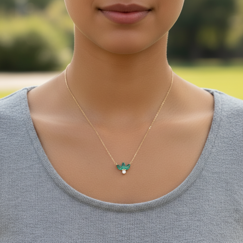 שרשרת זהב | שלושה אמרלדים ויהלום