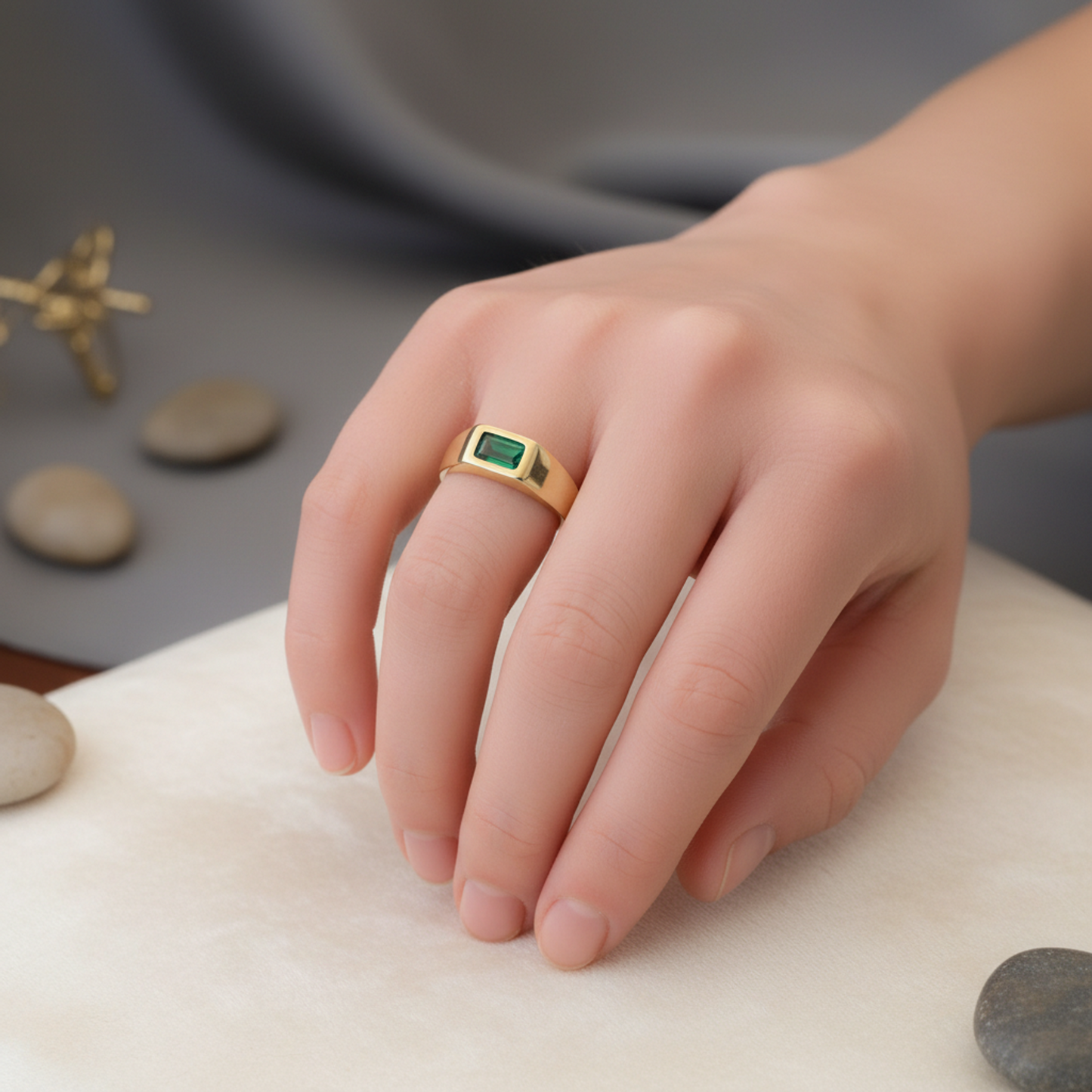 Emerald Signet Ring | Yellow Gold